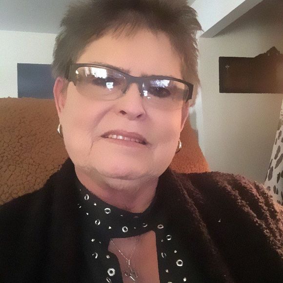 Meet your Posher, Pam - Picture 1 of 1